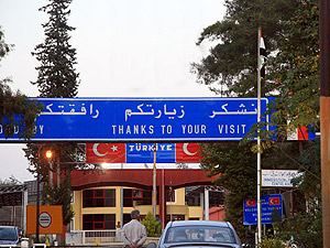 Турция не будет закрывать границы для беженцев из Сирии