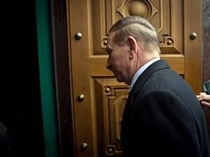 Защита Кучмы снова жалуется на следователей Защита Кучмы снова жалуется на следователей