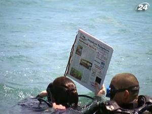 Ялтинські журналісти створили першу в Україні газету, зверстану під водою