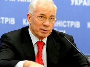 Азаров обіцяє не йти на поступки Росії