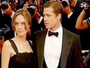 Фонд Джоли-Питт пожертвовал $ 500 000 жертвам торнадо Фонд Джоли-Питт пожертвовал $ 500 000 жертвам торнадо