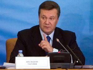 Янукович требует повышения уровня ответственности чиновников