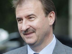 Попов пообещал сделать современные остановки Попов пообещал сделать современные остановки