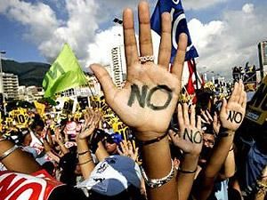 Демонстранти у Греції зібрались біля парламенту Демонстранти у Греції зібрались біля парламенту