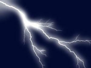 В Полтавской области молния попала в заправку В Полтавской области молния попала в заправку