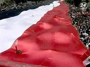Сторонники Асада сшили флаг, длина которого - 2 км