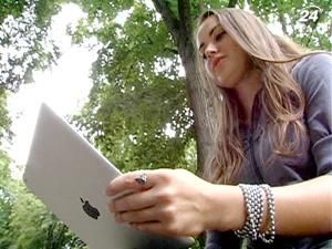 Власницею iPad від телеканалу новин "24" стала студентка