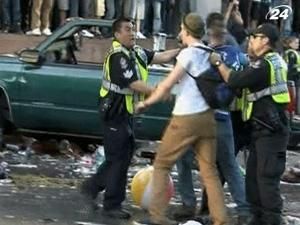 Фаны "Ванкувер Кэнакс" устроили погромы после поражения команды - 16 июня 2011 - Телеканал новин 24 Фаны "Ванкувер Кэнакс" устроили погромы после поражения команды - 16 июня 2011 - Телеканал новин 24