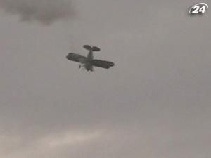 У Польщі під час авіашоу в річку впав легкомоторний літак У Польщі під час авіашоу в річку впав легкомоторний літак