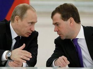 Медведев: З Путіним не будемо балатуватися одночасно