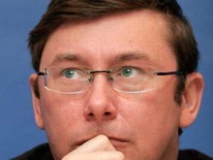 Луценко: Пусть Ющенко объяснит, почему он способствовал растрате