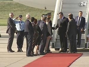 Євродепутатів просять ставити Януковичу зручні питання Євродепутатів просять ставити Януковичу зручні питання