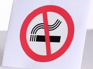 У Франції вперше заборонили куріння на пляжі