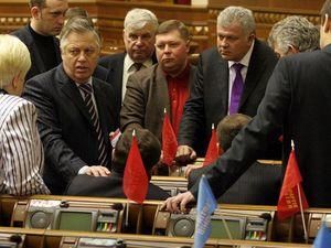 Комуністи: Нас хочуть витіснити з коаліції Комуністи: Нас хочуть витіснити з коаліції