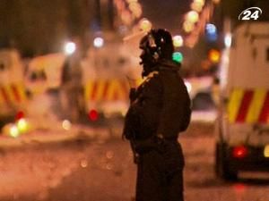 В Белфасте произошли столкновения между католиками и протестантами В Белфасте произошли столкновения между католиками и протестантами