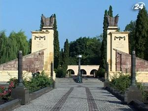 Во Львове почтение памяти жертв войны продолжается без эксцессов