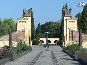 Во Львове жертв войны почтили спокойно Во Львове жертв войны почтили спокойно