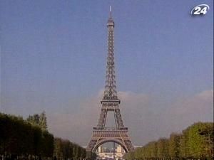 Ейфелева вежа - найбільш впізнавана архітектурна пам’ятка в Парижі