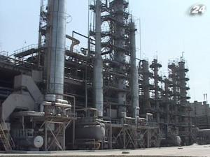 Запасы бензина на НПЗ упали до минимума