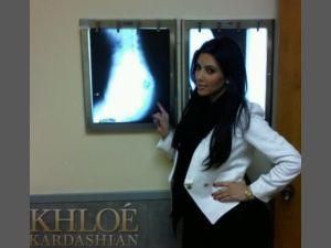 Кім Кардашьян: "Мій зад — натуральний" (ФОТО) Кім Кардашьян: "Мій зад — натуральний" (ФОТО)