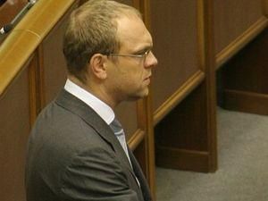 У Партії регіонів звинувачують Власенка у порушенні законів У Партії регіонів звинувачують Власенка у порушенні законів