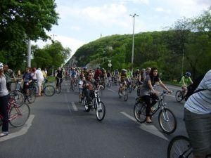 В Бельгии велосипедисты требуют ввести налог на миллионеров - 26 червня 2011 - Телеканал новин 24