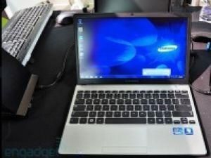 Samsung показала ноутбуки третьої серії Samsung показала ноутбуки третьої серії