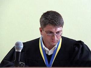 Суддя погрожує вигнати Тимошенко із зали засідань
