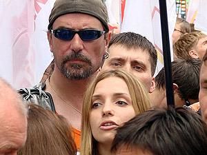 Донька і зять Тимошенко прийшли підтримати лідера "Батьківщини" Донька і зять Тимошенко прийшли підтримати лідера "Батьківщини"