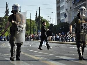 В Греции возобновились столкновения демонстрантов с полицией