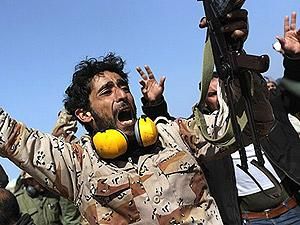 СМИ: Франция по воздуху поставляет повстанцам в Триполи оружие СМИ: Франция по воздуху поставляет повстанцам в Триполи оружие