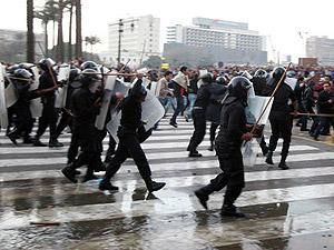 У столиці Єгипту відновились сутички демонстрантів з поліцією