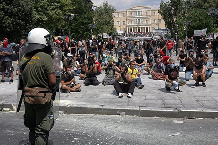 В Греции произошли массовые акции протеста (ФОТО)