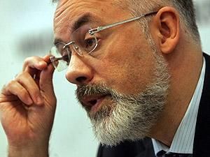 Табачник збільшив терміни прийому документів у вищі навчальні заклади Табачник збільшив терміни прийому документів у вищі навчальні заклади