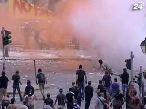 Почти сотню человек госпитализировали после массовых беспорядков в Афинах