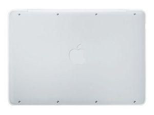Apple признала фальшивыми нижние панели MacBook