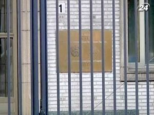 Ратко Младич провел первую ночь в изоляторе в Гааге Ратко Младич провел первую ночь в изоляторе в Гааге