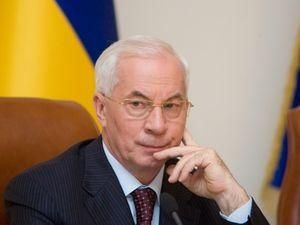 Азаров розповів кого треба звільнити