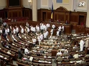 БЮТовцы покинули сессионный зал, не слушая Кузьмина БЮТовцы покинули сессионный зал, не слушая Кузьмина