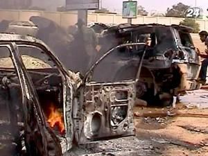 ООН обвиняет в военных преступлениях и режим Каддафи, и повстанцев