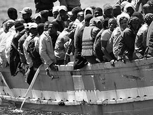 Внаслідок аварії судна в середземному морі зникли безвісти 200 людей