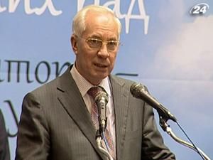 Азаров взявся за розвиток сільського господарства Азаров взявся за розвиток сільського господарства