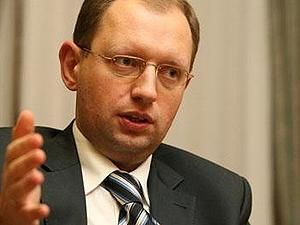 Яценюк вимагає розглядати справи Тимошенко і Луценка колегією з трьох суддів Яценюк вимагає розглядати справи Тимошенко і Луценка колегією з трьох суддів