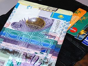 У Казахстані суттєво збільшили зарплату бюджетникам
