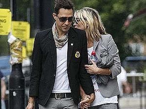 Кейт Мосс вийшла заміж за Джеймі Хінса Кейт Мосс вийшла заміж за Джеймі Хінса