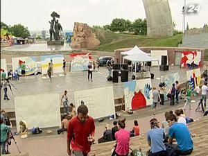 У Києві пройшли змагання художників графіті з усієї України У Києві пройшли змагання художників графіті з усієї України