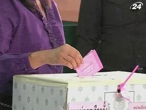 Таїландська опозиція впевнено лідирує на парламентських виборах Таїландська опозиція впевнено лідирує на парламентських виборах