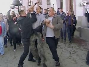 В Беларуси судят 140 участников "молчаливой" акции протеста В Беларуси судят 140 участников "молчаливой" акции протеста