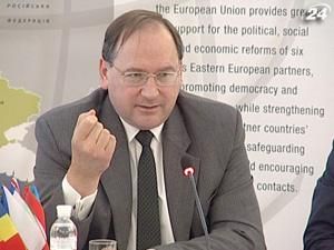 Польща не відмінить візи для українців під час Євро-2012 без дозволу європейської спільноти Польща не відмінить візи для українців під час Євро-2012 без дозволу європейської спільноти