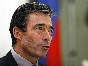 Генсек НАТО: В Лівії потрібні політичні дії Генсек НАТО: В Лівії потрібні політичні дії